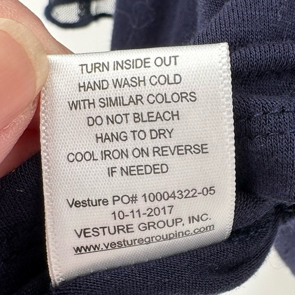 CHENAULT Women’s Navy Blue Top With Floral Embroidered Sheer Sleeves Size Large - Picture 8 of 8